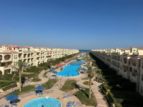 La Sirena Palm Families only